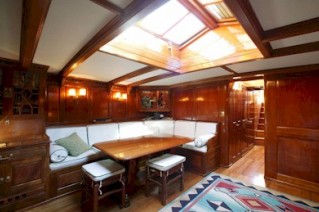 MOONBEAM IV -  Salon